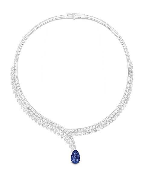 PIAGET 《Wings of Light-璀璨朝露》藍寶石及鑽石頂級珠寶項鍊，建議售價NT$17,900,000_G37Q9601