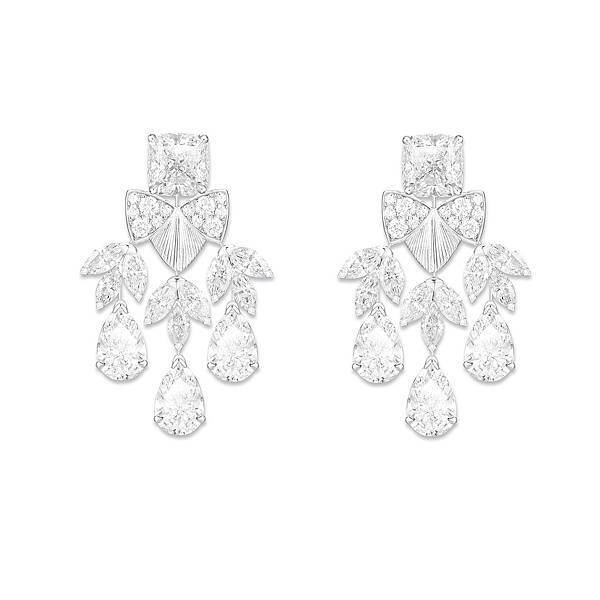PIAGET 《Wings of Light-蠍尾花蜜》頂級珠寶鑽石耳環，建議售價NT$4,230,000_G38Q9500