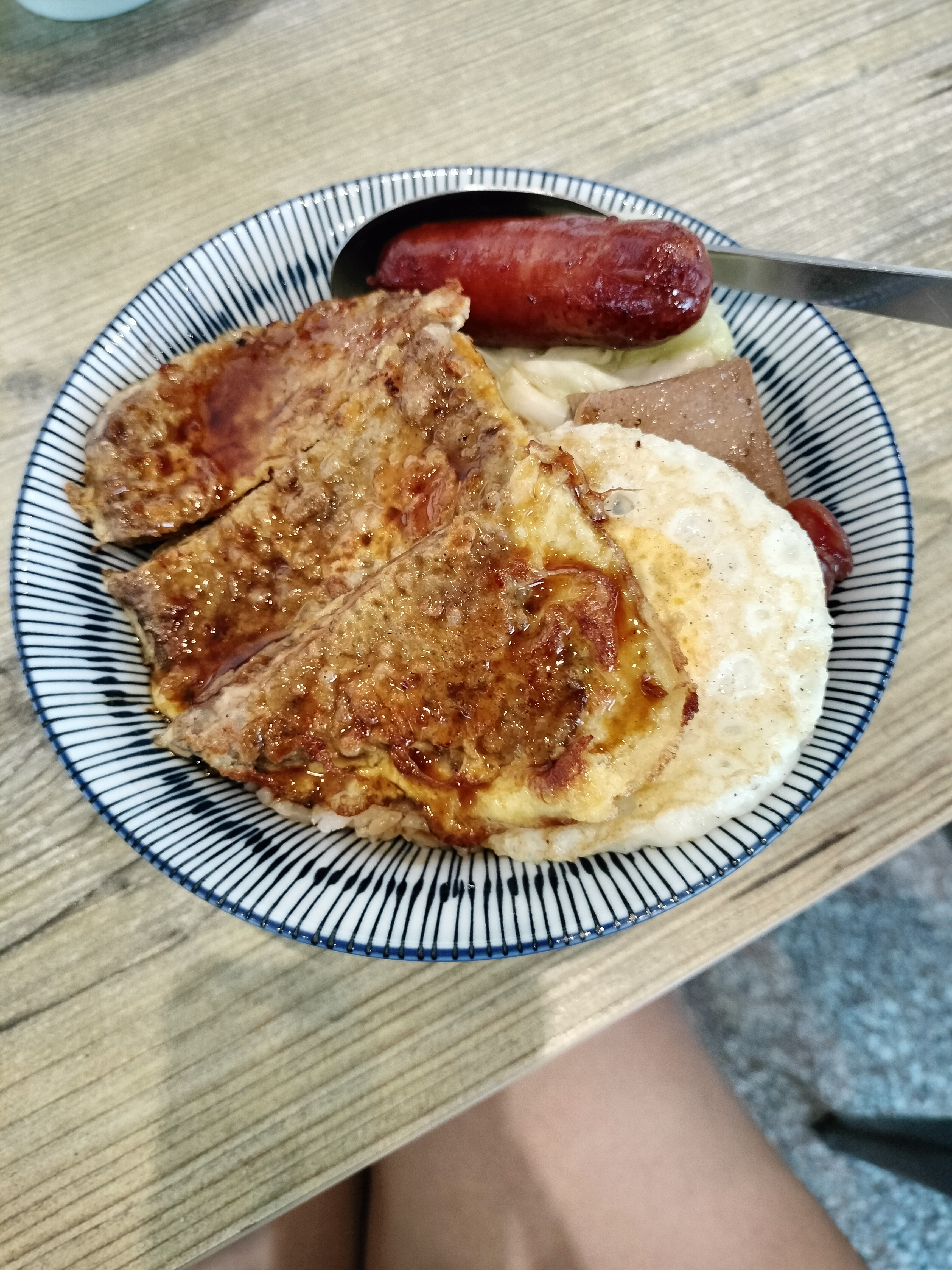 [大肚美食]- 現點現做的熱騰騰美味丼飯~春風稻鐵板燒丼飯~