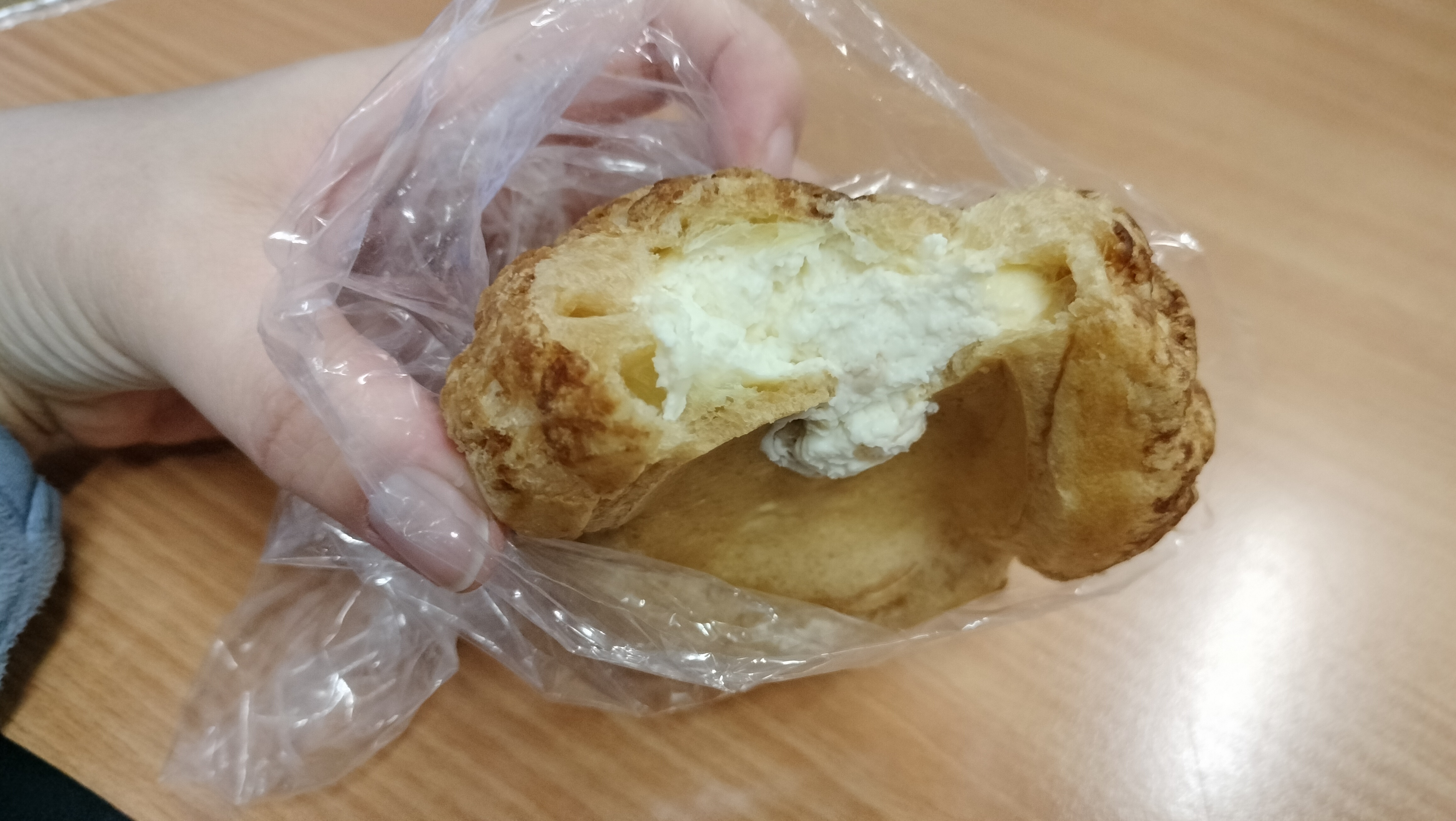 [台中東海必吃甜點]-哞哞屋!!不早點來排隊吃不到的濃郁泡芙