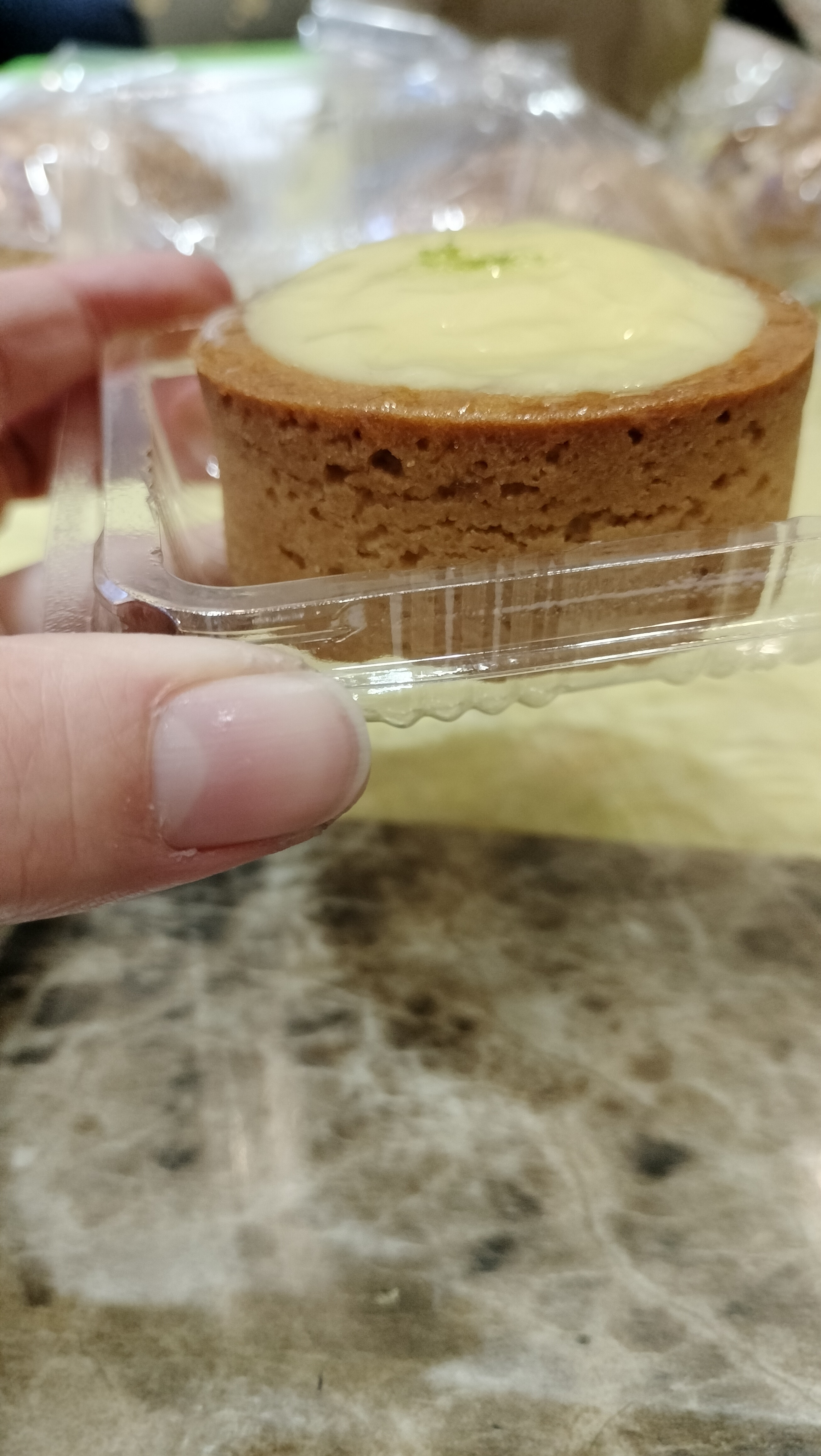 [台中東海必吃甜點]-哞哞屋!!不早點來排隊吃不到的濃郁泡芙