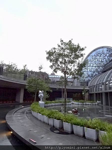 下凹式庭園@大安森林捷運站