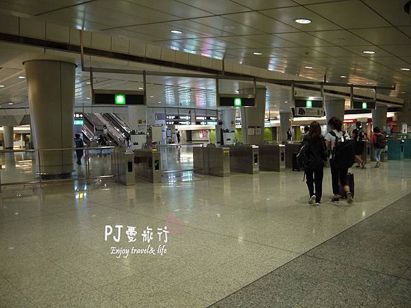 【香港 旅遊】香港國際機場快速上手篇。出入境、港簽、手機上網