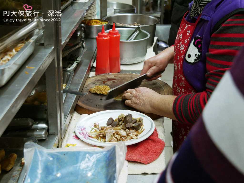 2021中興新村必吃美食小吃道地好吃推薦老胡牛肉麵麵館