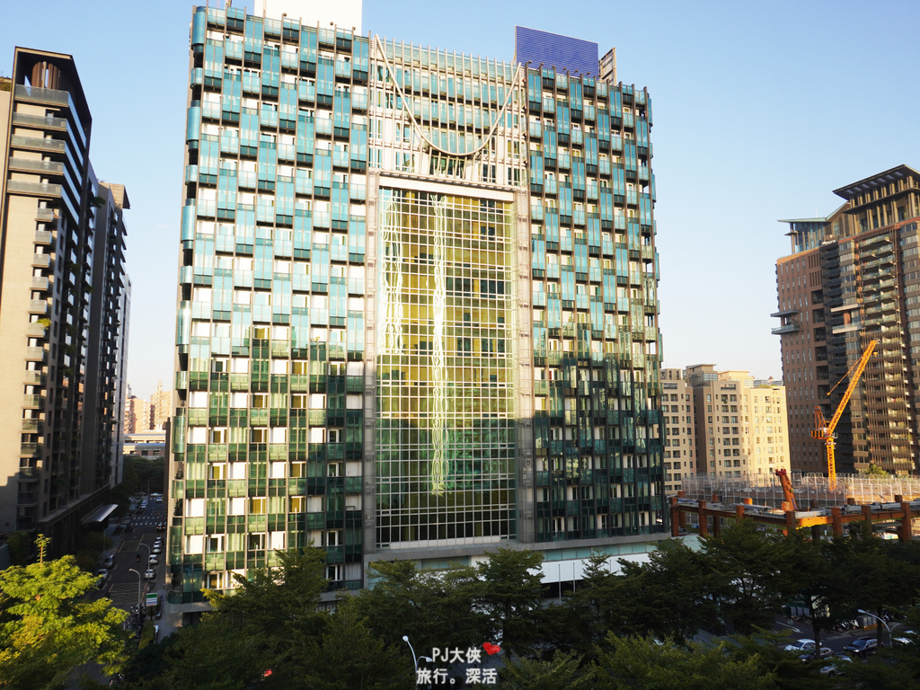 台中朝馬轉運站住宿過夜飯店旅館推薦鄰近朝馬附近台中商旅早餐百匯自助