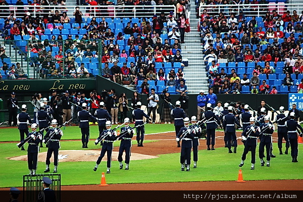 憲兵舞槍開場.jpg 憲兵舞槍開場.jpg