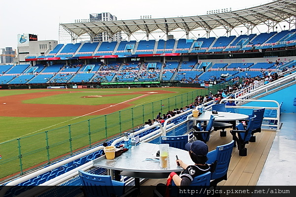 桃猿大盛看台區.jpg 桃猿大盛看台區.jpg