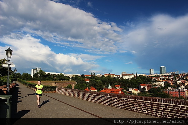 高堡-運動的人.JPG 高堡-運動的人.JPG