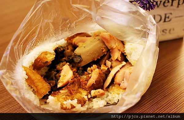 早餐-瑞斯飯糰.jpg 早餐-瑞斯飯糰.jpg