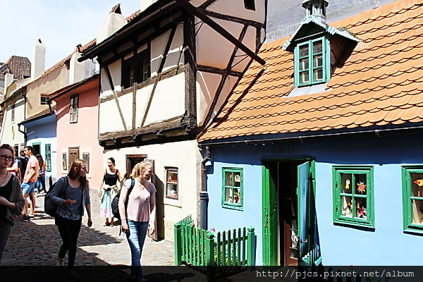 布拉格城堡-黃金巷.JPG 布拉格城堡-黃金巷.JPG