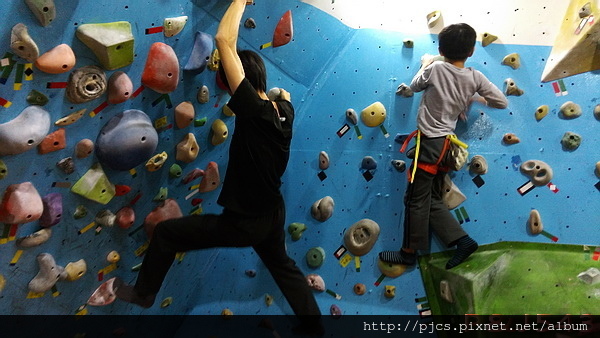 攀岩-Poly和厲害的小孩.jpg 攀岩-Poly和厲害的小孩.jpg