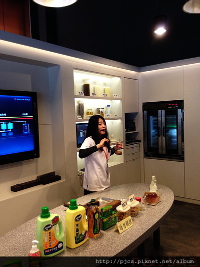 南僑食品園區-解說員.JPG 南僑食品園區-解說員.JPG