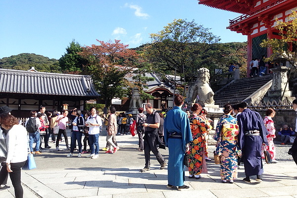 清水寺-仁王門石犬.JPG