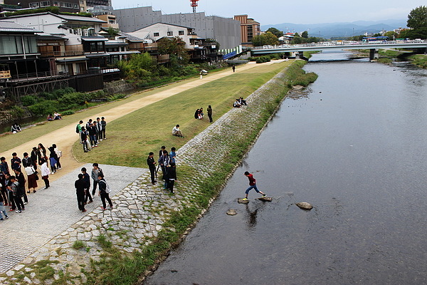 鴨川-沿岸.JPG