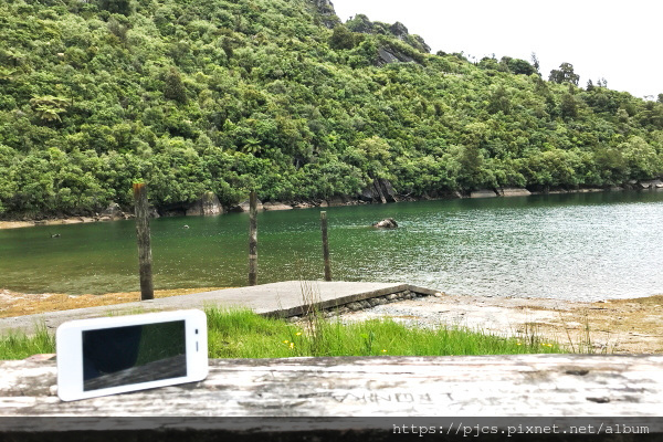 Lake Waikaremoana.JPG Lake Waikaremoana.JPG