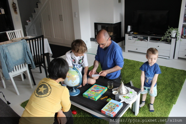 JusFamily1.JPG JusFamily1.JPG