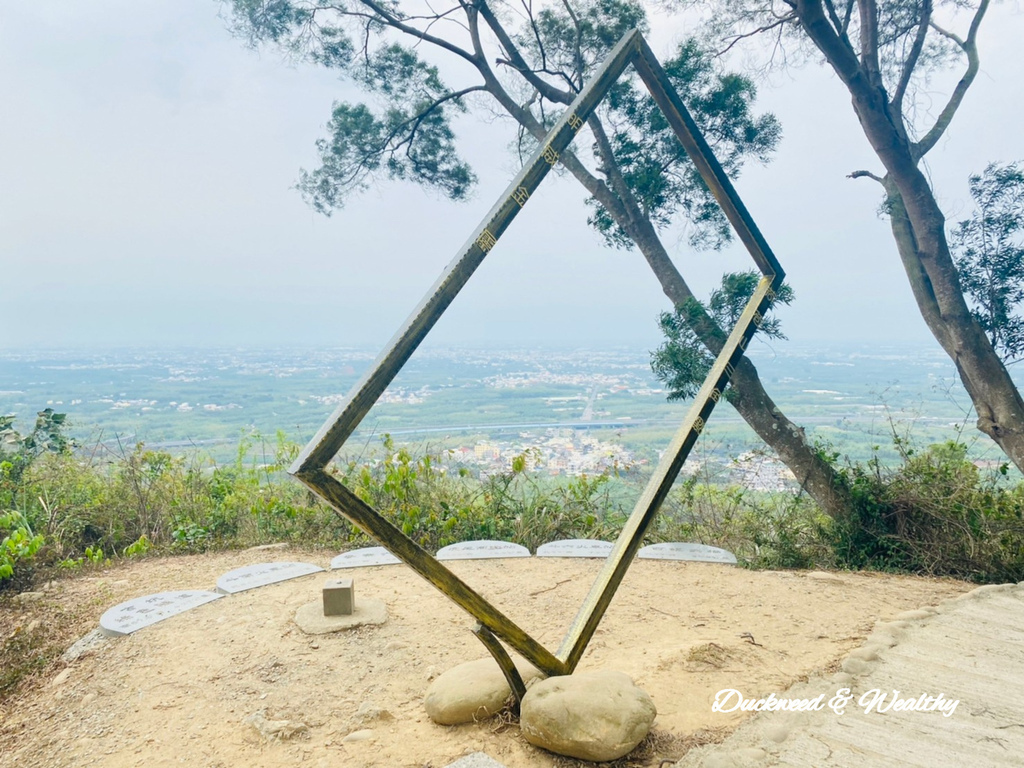 【雲林.古坑景點】攀登健走「荷苞山登山步道」眺望古坑賞桐花之