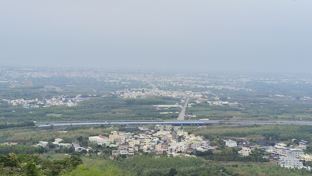 【雲林.古坑景點】攀登健走「荷苞山登山步道」眺望古坑賞桐花之