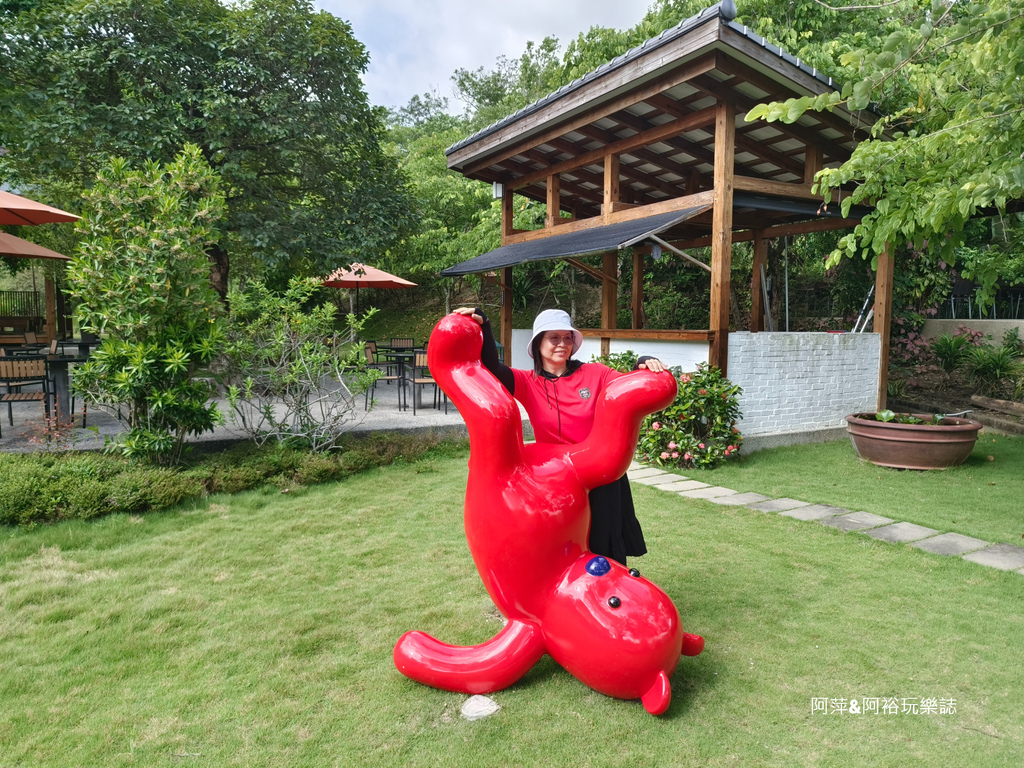 【台南玉井】「白色教堂」隱藏在山林中的夢幻景點| 純白建築中