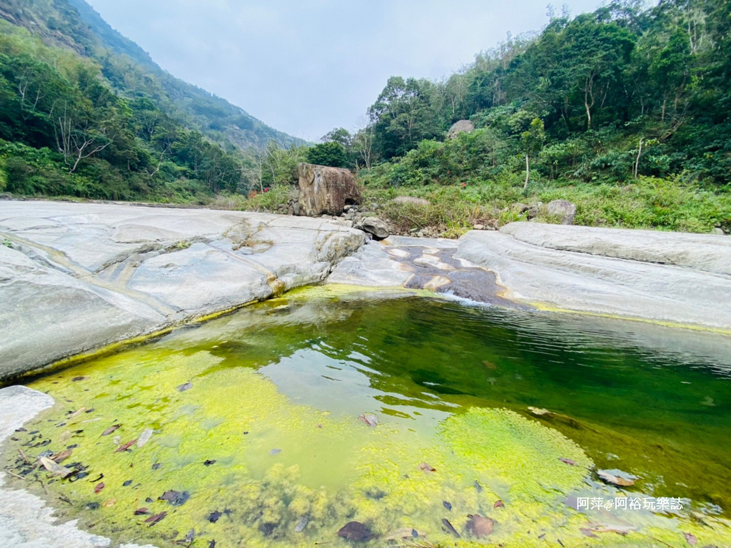 【雲林古坑景點】渾然天成的「萬年峽谷」|鬼斧神工的自然景觀|
