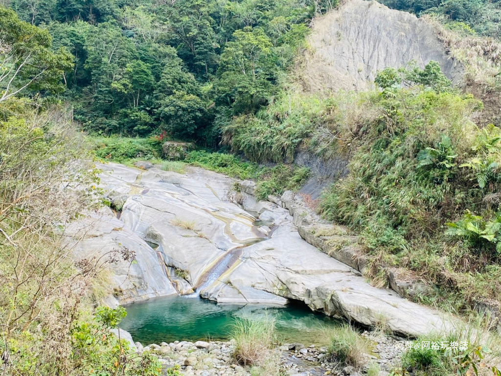 【雲林古坑景點】渾然天成的「萬年峽谷」|鬼斧神工的自然景觀|