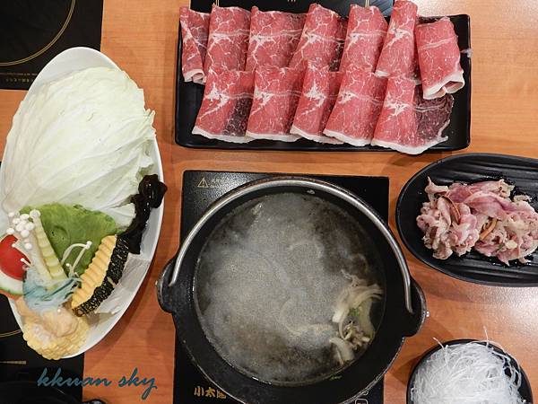 內湖美食...評價超高,用餐時間就客滿,在地石頭火鍋「農耕車」 @ :: 痞客邦 ::