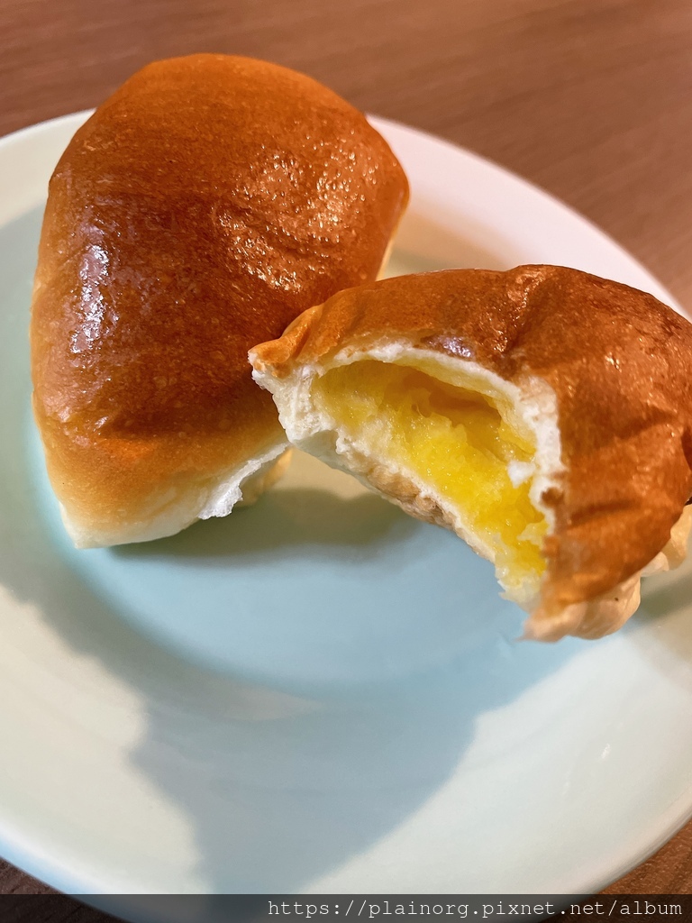 [食記] 新北三重【大不同餐包】牛排館鹹奶油餐包