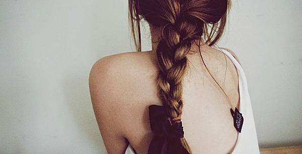 02.背部狂長痘痘的問題是什麼原因,要如何解決?.jpg 02.背部狂長痘痘的問題是什麼原因,要如何解決?.jpg