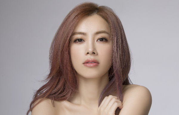 國民天后徐懷鈺疑似整形求付出 國民天后徐懷鈺疑似整形求付出