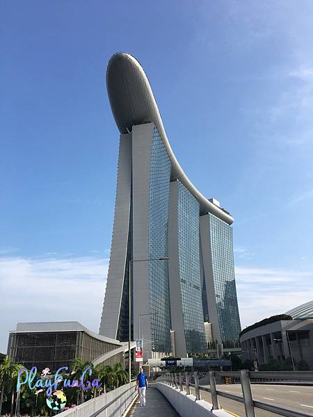 新馬自由行|SMRT怎麼搭?濱海灣花園逛2天都不是問題!金沙酒店觀景台看濱海灣水舞秀,哪裡取票?