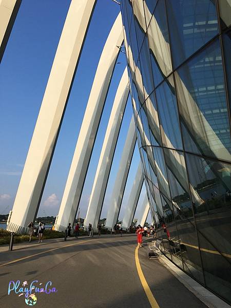 新馬自由行|SMRT怎麼搭?濱海灣花園逛2天都不是問題!金沙酒店觀景台看濱海灣水舞秀,哪裡取票?