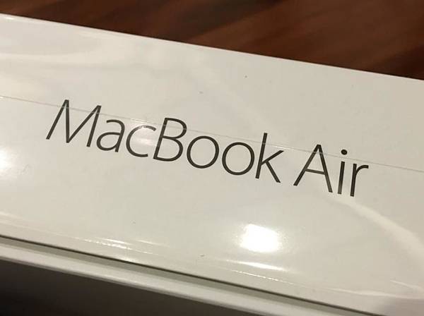 0204《Apple》MacBook Air (3).JPG