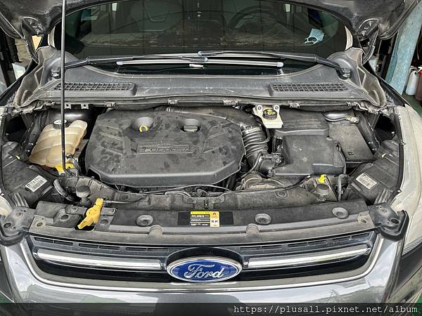 FORD KUGA 2.0 汽油 4WD 引擎漏水 水箱精低