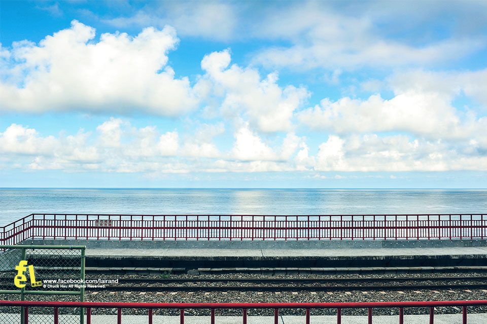 『花東慢遊』多良車站。神隱在太平洋上的月台