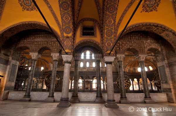 傳說中的聖索菲亞大教堂 (Hagia Sophia)左邊正在修復沒辦法拍的很完美.jpg