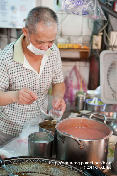 肉圓要好吃 醬料也很重要(台北東區復興南路巷子內超好吃的彰化肉圓).jpg