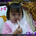 2010-01-21 小薇愛刷牙-1.jpg