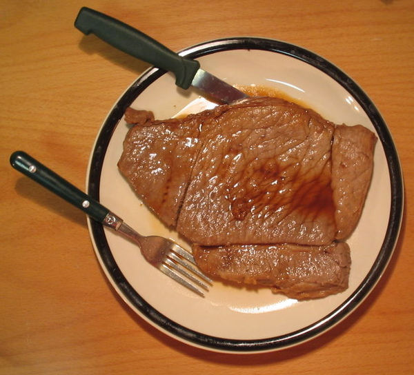 662px-Beef_round_top_round_steak%2C_cooked.jpg