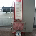 9_2 Frankfurt airport (49)我的包包沒有過重.JPG