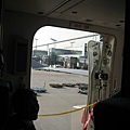 9_2 Frankfurt airport (54) 第一次看到緊急逃生口打開的飛機.JPG
