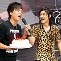 0811台北簽唱會::整到你了Muta . . . 生日快樂囉!