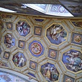 進入聖母無染原罪室,是教宗庇護九世在1854年12月8日宣佈了聖母無染原罪的信理後以聖母瑪利亞為主題的系列壁畫裝飾