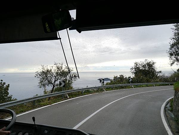 阿瑪菲海岸可是國家地理旅人雜誌選出的旅人一生必遊的五十個景點之一呢