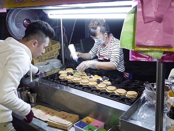 巨無霸紅豆餅,我應該說它是大判燒才對