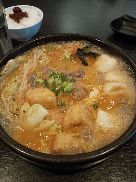 Hotpot first的Laksa鍋....很鹹 >.<