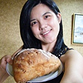 這麵包居然跟juju的臉一樣大