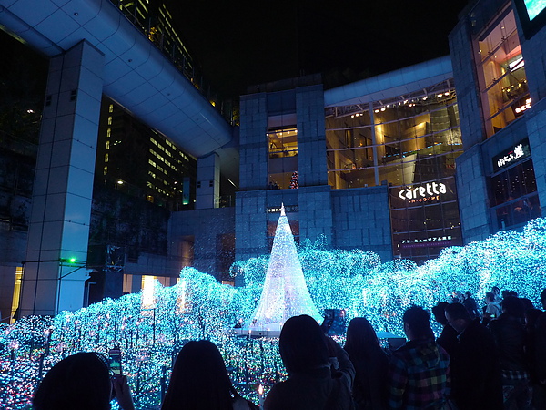 Caretta的耶誕點燈好美喔~~