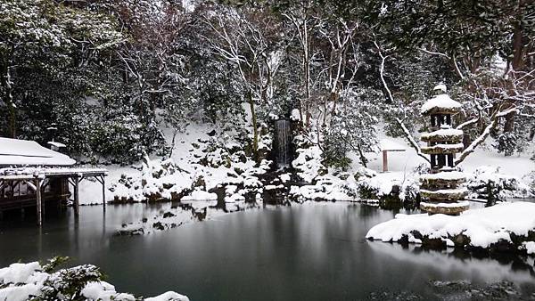 雪中瓢池