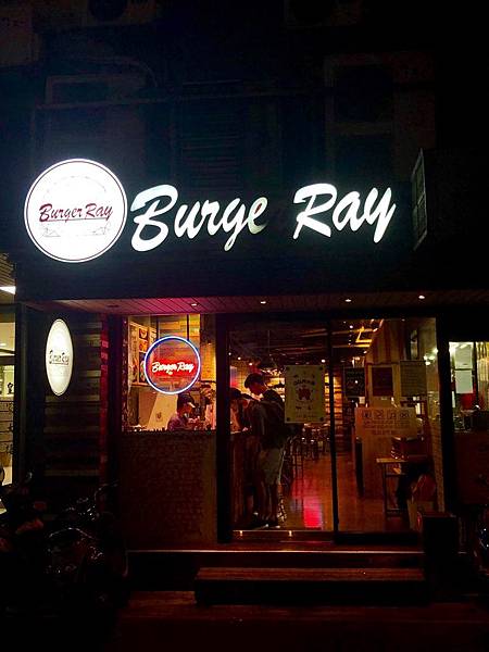 Burger Ray_190617_0001.jpg