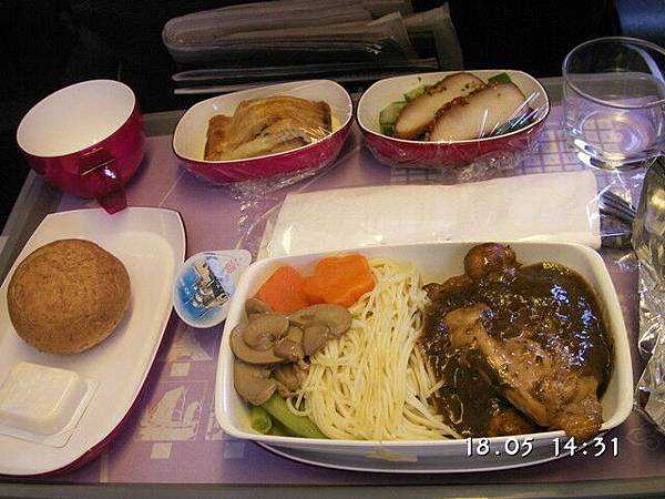 飛機上的餐點(雞)